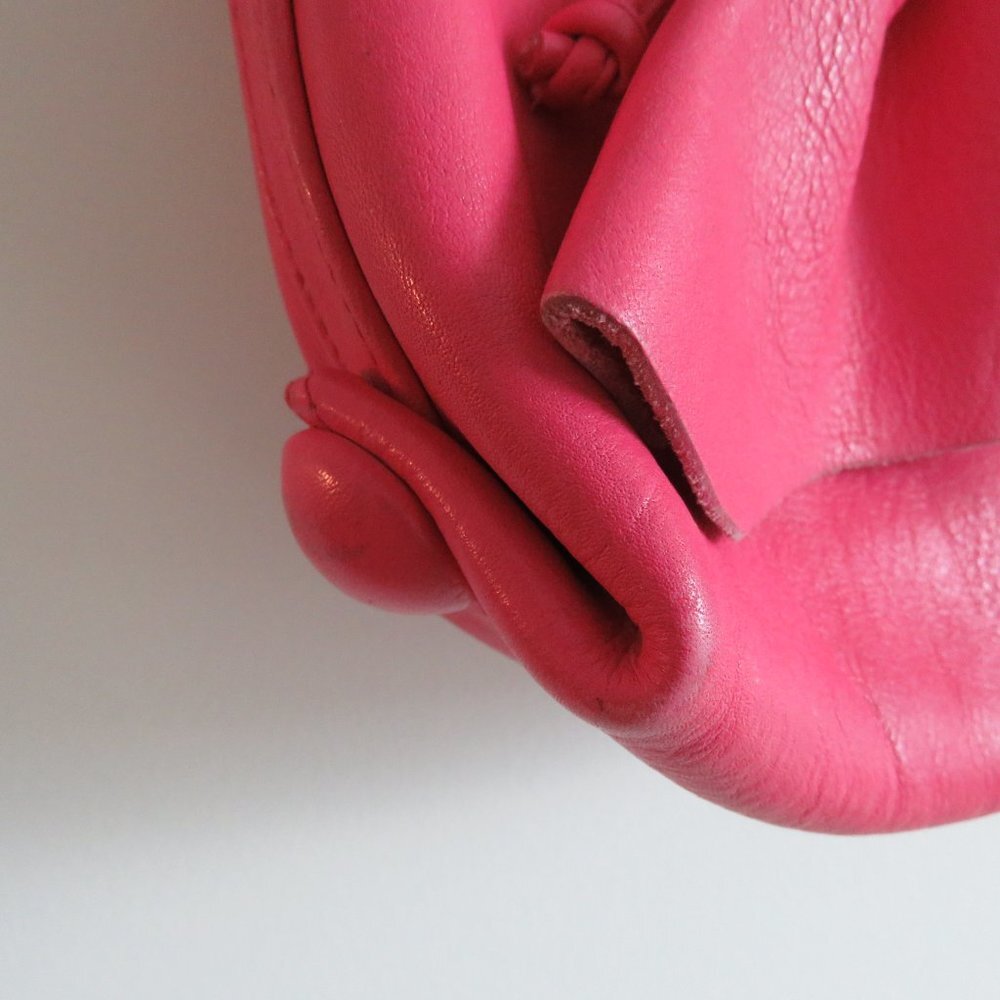 VINTAGE 80s CARLOS FALCHI Bubblegum Pink Leather Butterfly Slouch Crossbody Bag - Picture 4 of 16